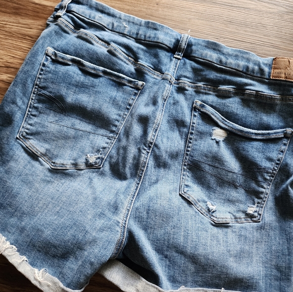 AE Ne(X)t Level Curvy High-waisted Shorts - Picture 4 of 7